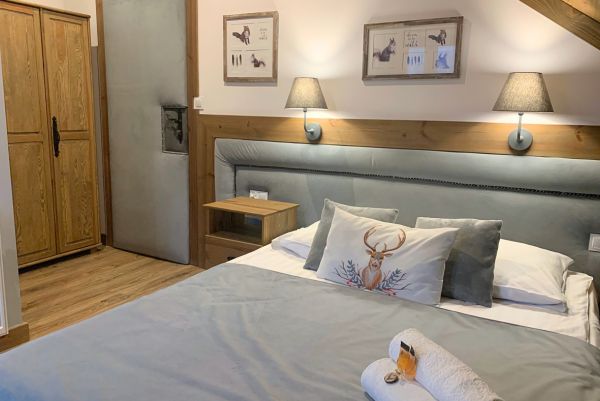 Przytulny pokój z widokiem na Beskidy